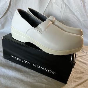 Medi Chic White Clog Size 11